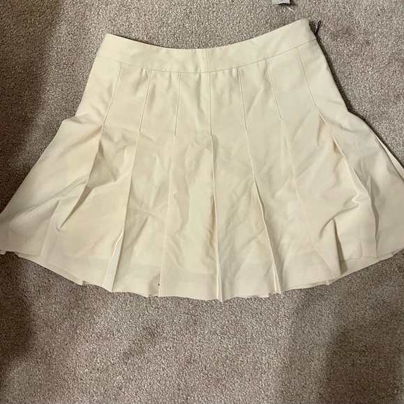 Aritiza mini skirt (brand new) - Picture 3 of 5